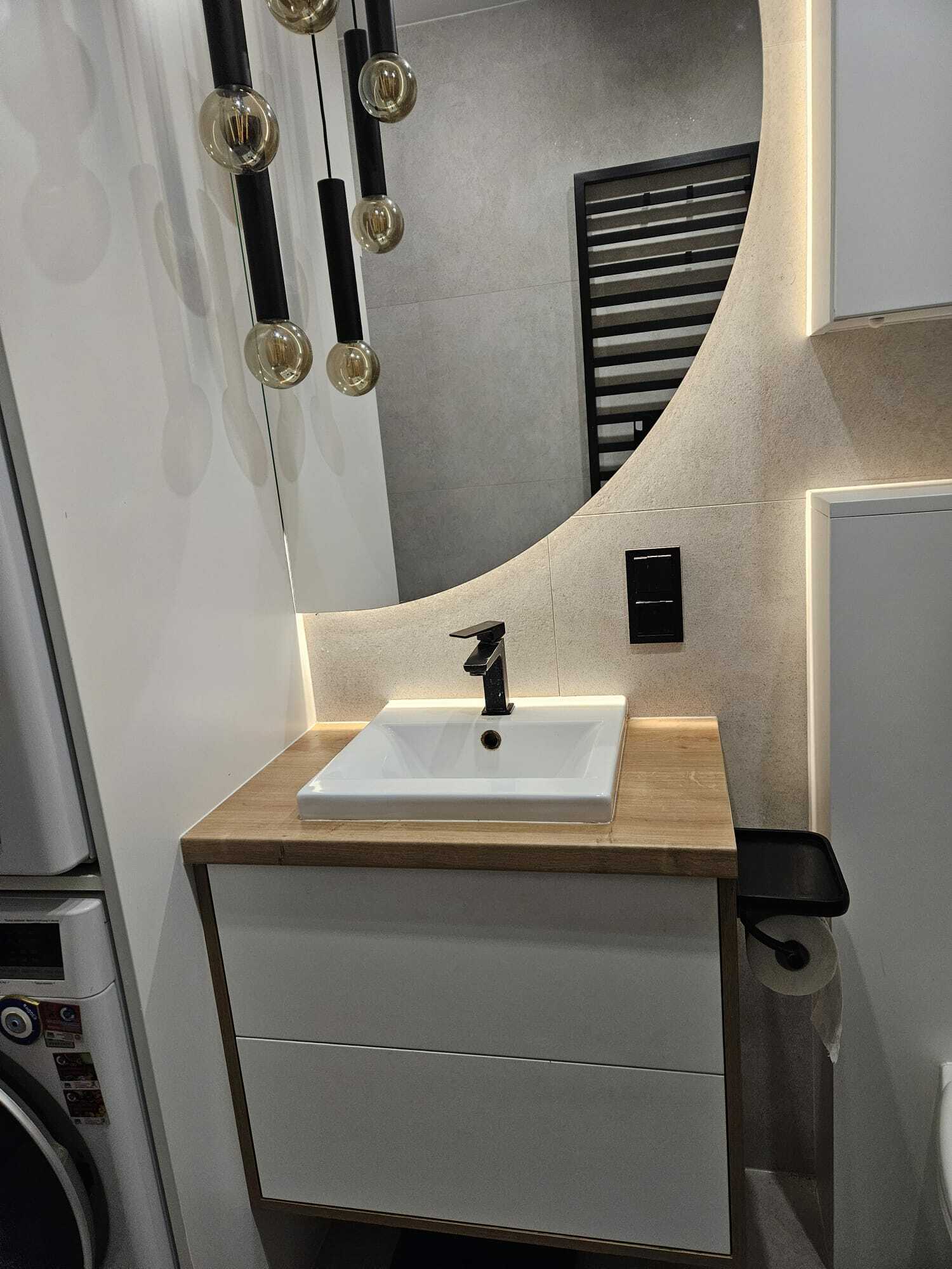 bathroom 12